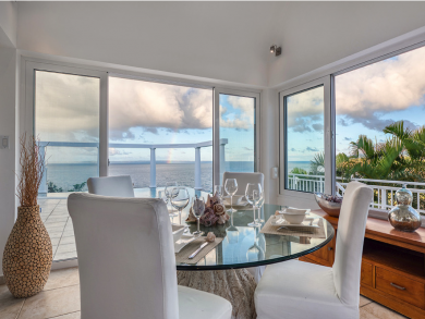 Dramatic Views from Hill Perched Villa!